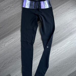 LULULEMON Leggings Size 4 Reversible Skinny Tights Black and Purple